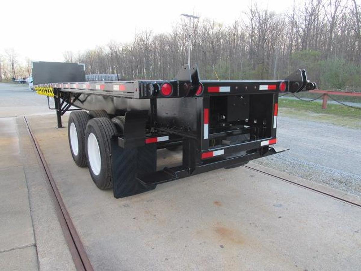 Used 2016 Great Dane Trailers 36' 6" X 102" Flatbed Moffett Trailer