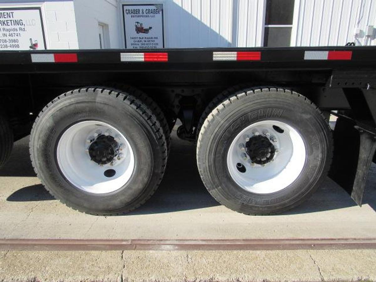 Used 2022 Freightliner M2 106