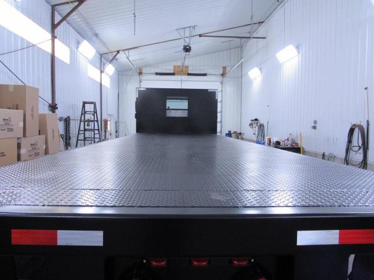 Used 2022 Freightliner M2 106