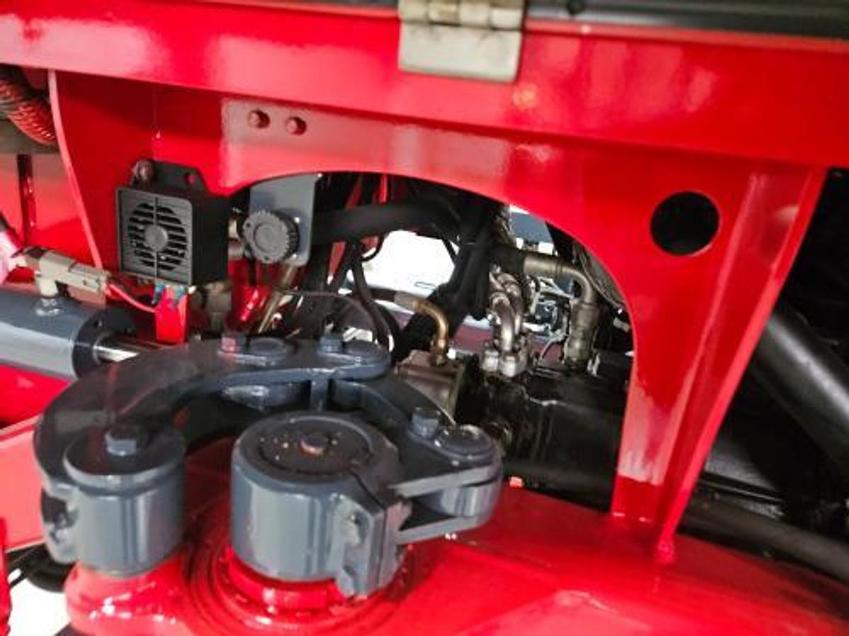 Used 2015 Moffett M8 55.4  4 Way