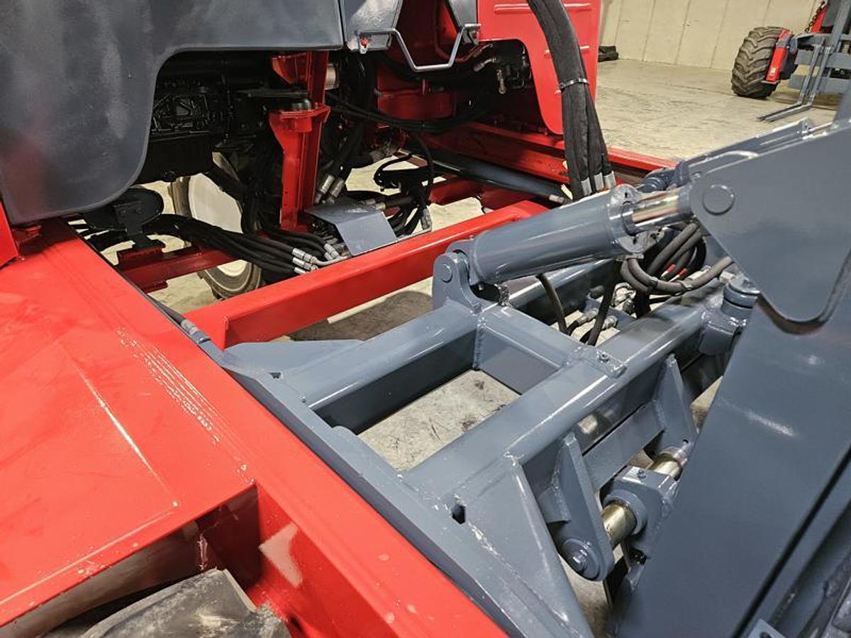 Used 2016 Moffett M8 70.3