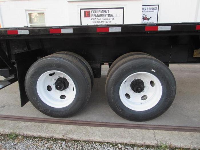 Used 2013 Great Dane Trailers  36' 6" X 102" Flatbed Moffett Trailer