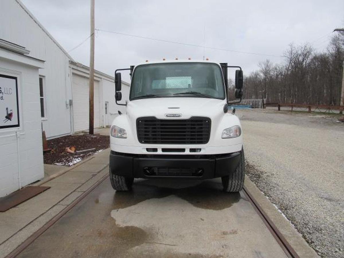 Used 2022 Freightliner M2 106