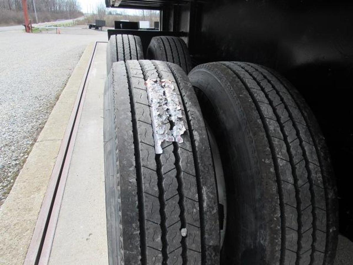 Used 2016 Utility 36' 6" X 102 Alum Combo Princeton/Moffett Trailer