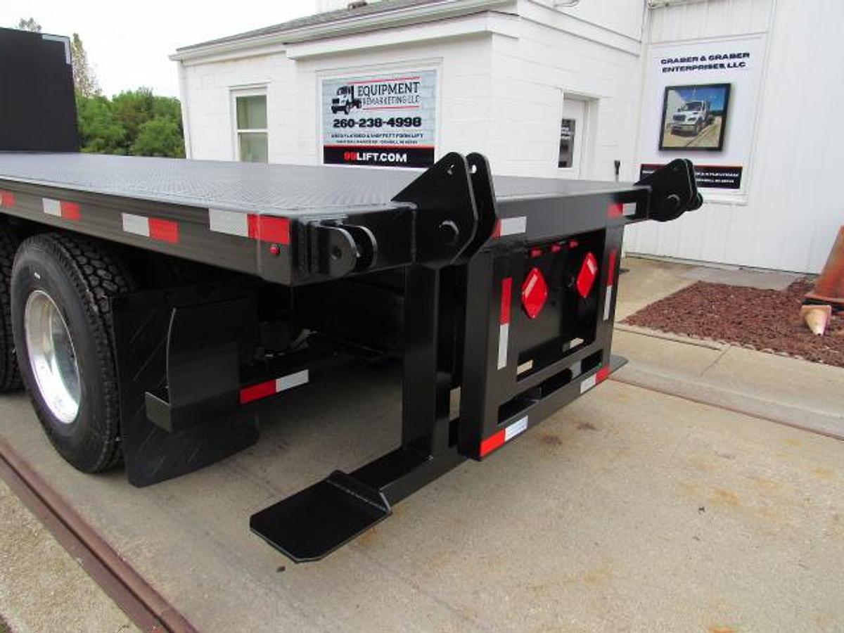 Used 2022 Freightliner M2 106