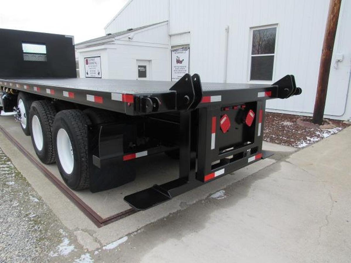 Used 2022 Freightliner M2 106