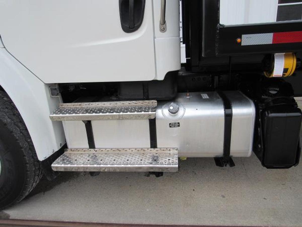 Used 2022 Freightliner M2 106