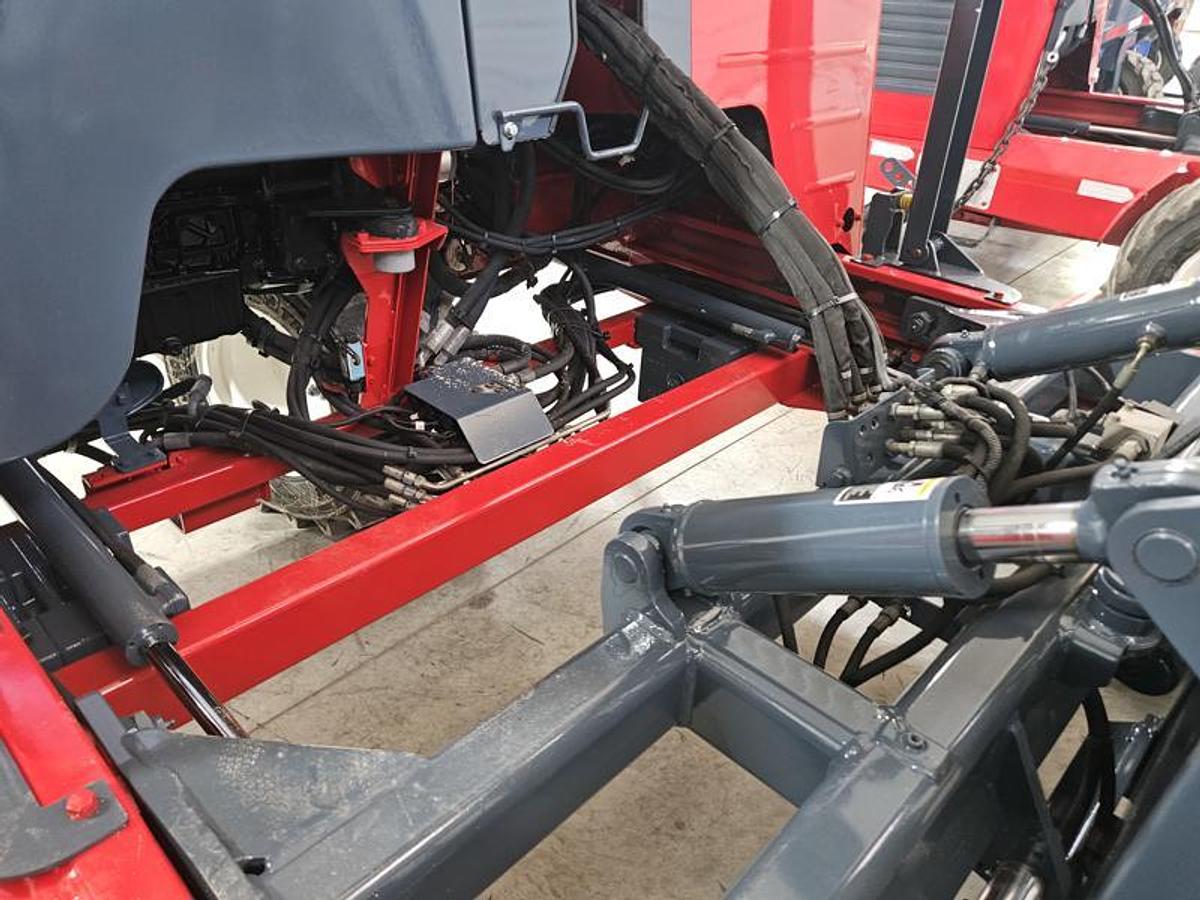 Used 2019 Moffett M8 55.4 4 Way