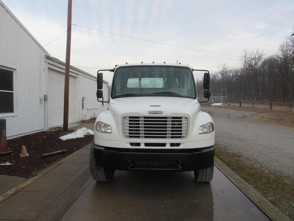 Used 2020 Freightliner M2 106