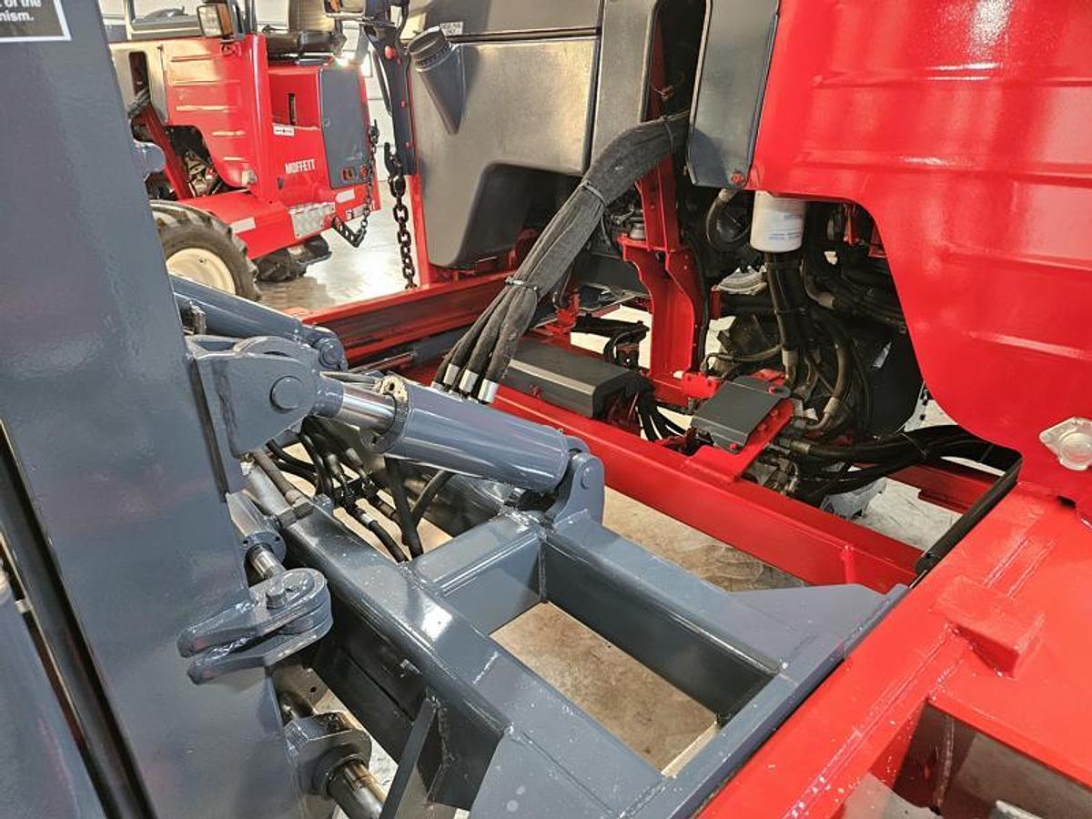 Used 2008  Moffett M 55