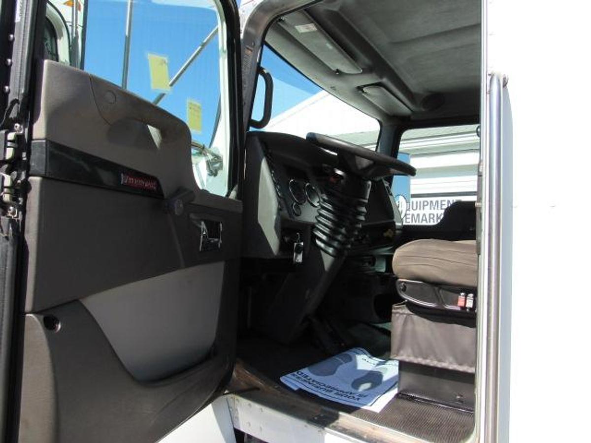 Used 2021 Kenworth T370 Flatbed Truck