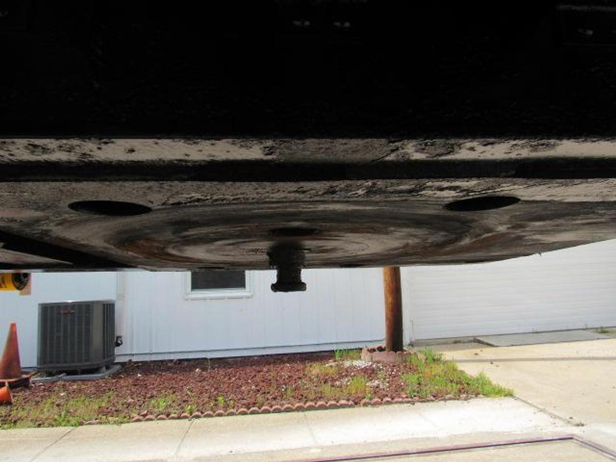 Used 2016 Great Dane Trailers 36' 6" X 102" Flatbed Moffett Trailer