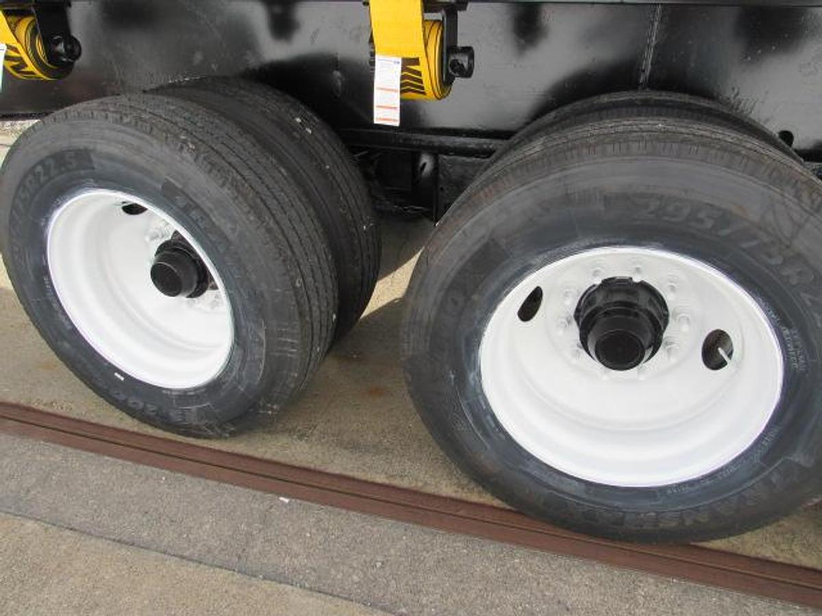 Used 2015 Utility 36 6 X 102 Moffett Trailer