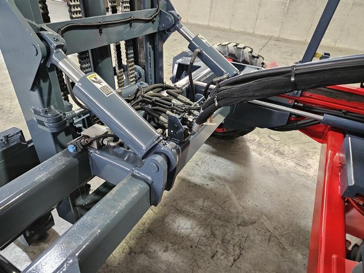 Used 2016 Moffett M8 55.4  4 Way