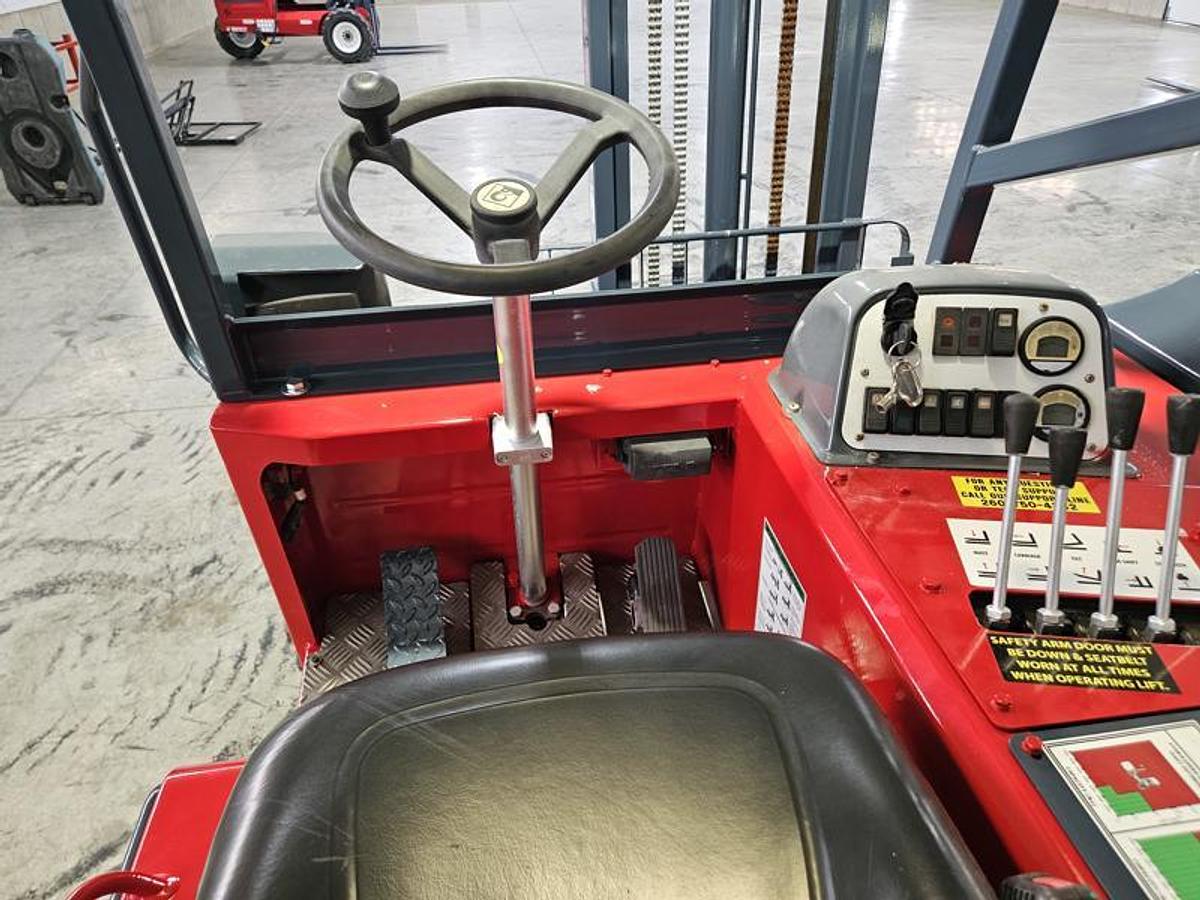 Used 2016 Moffett M8 70.3