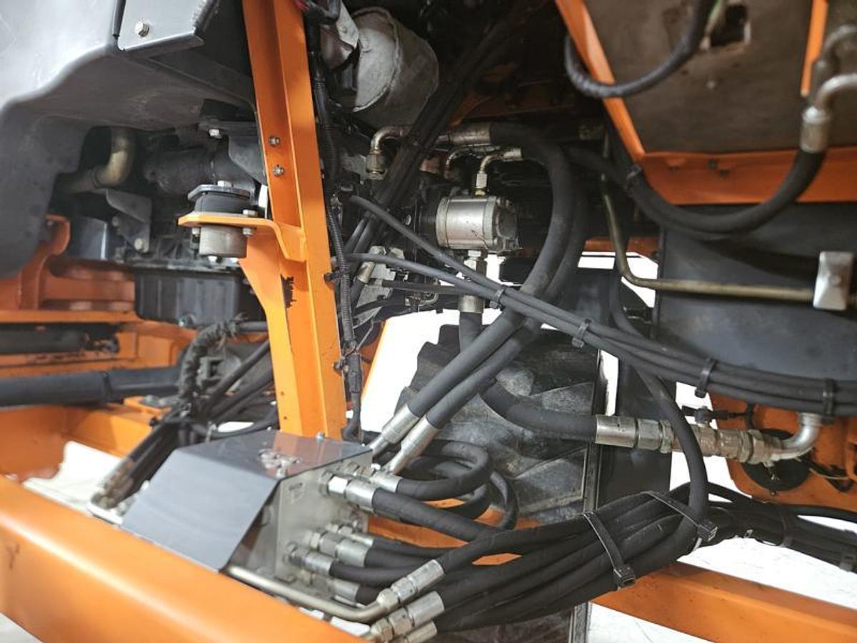 Used 2016 Moffett M8 55.3