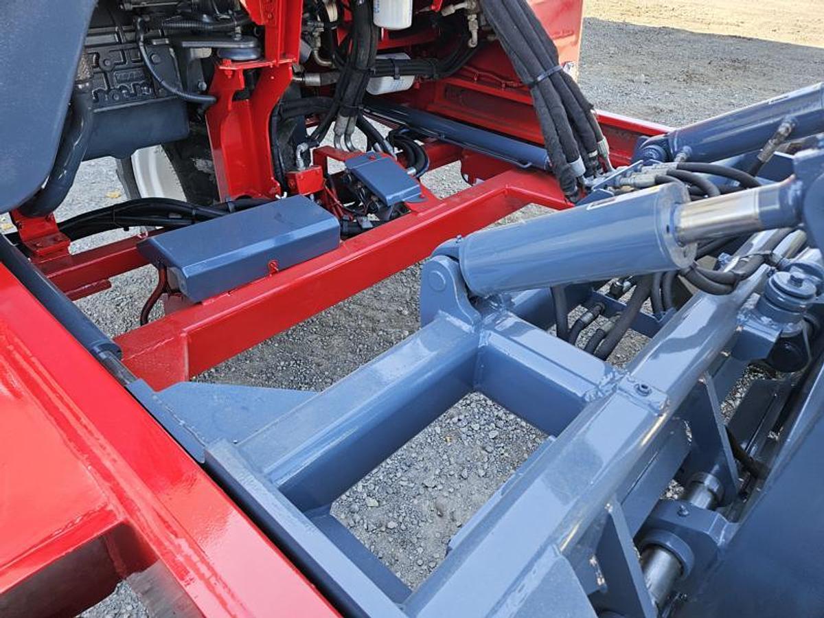 Used 2014 Moffett M55