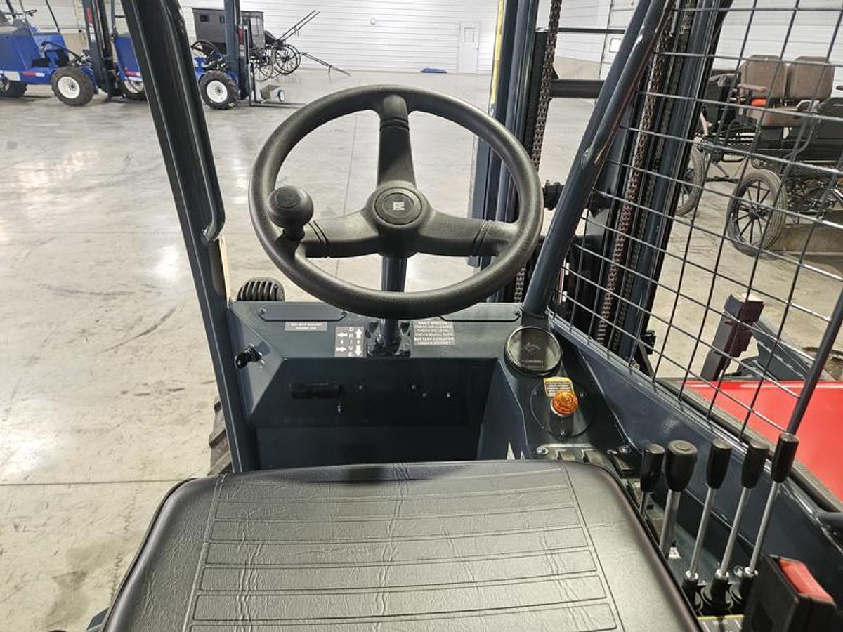 Used 2018 LOADMAC 825.4P 4Way Forklift w/Extended Reach