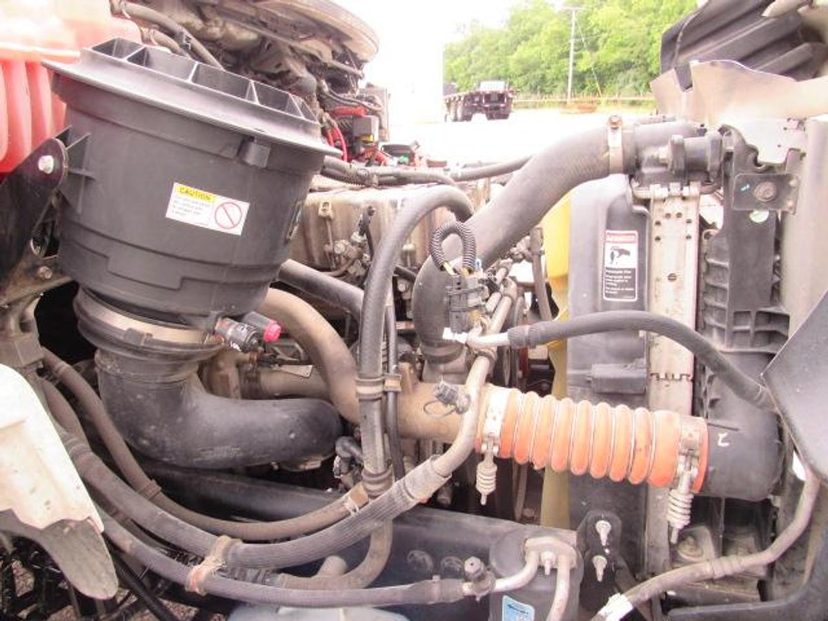 Used 2022 Freightliner M2 106
