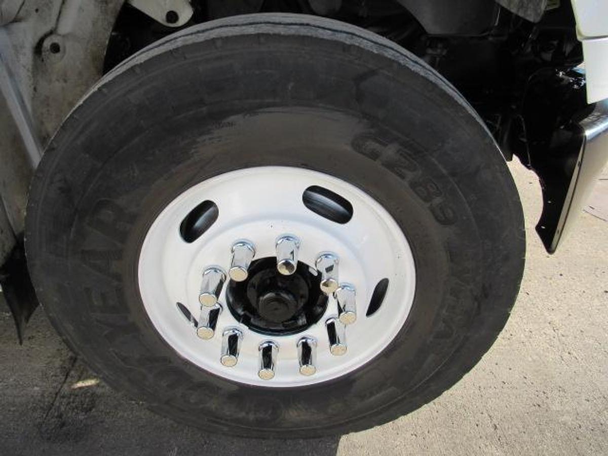 Used 2022 Freightliner M2 106