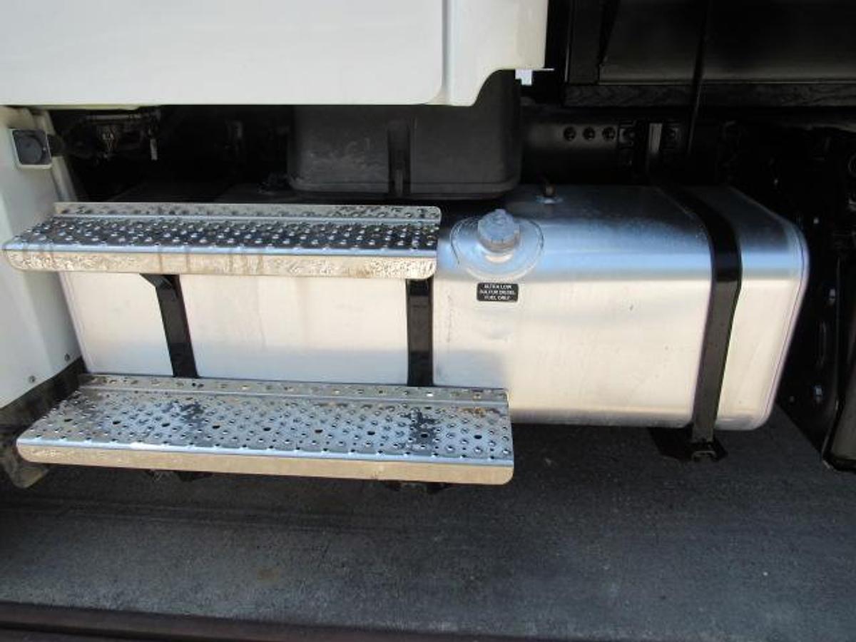 Used 2023 Freightliner M2 106