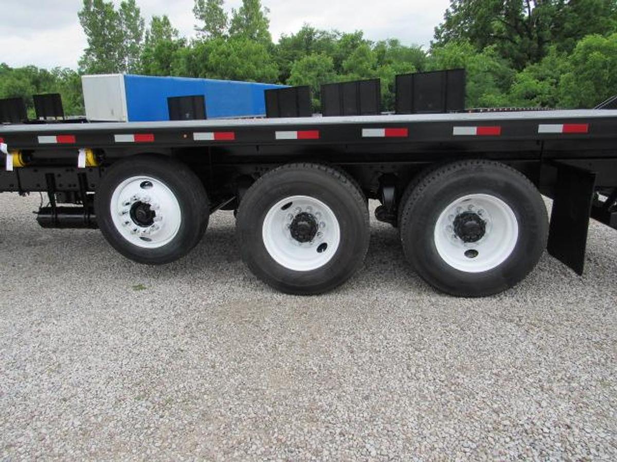Used 2022 Freightliner M2 106