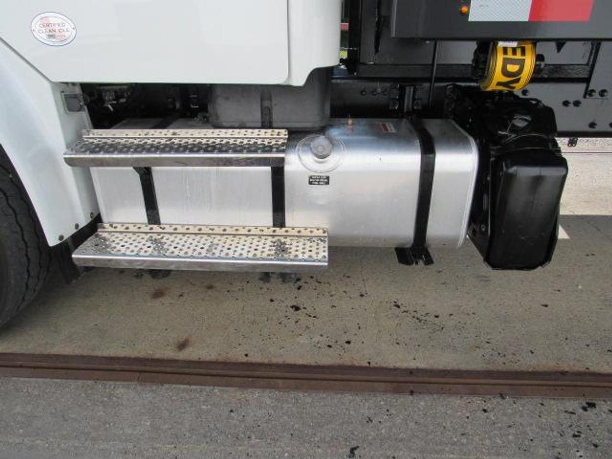 Used 2022 Freightliner M2 106