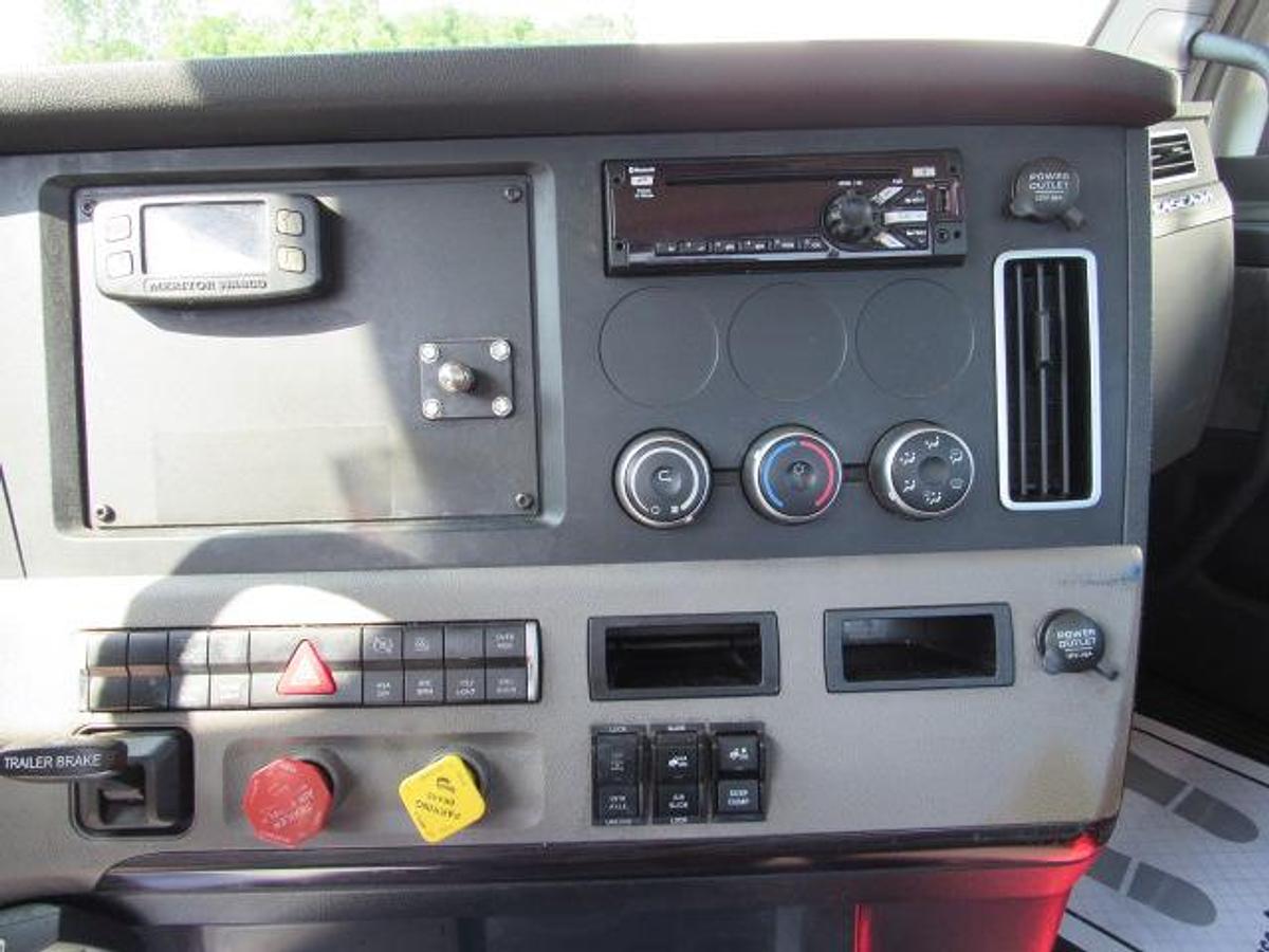 Used 2018 Freightliner Cascadia 125