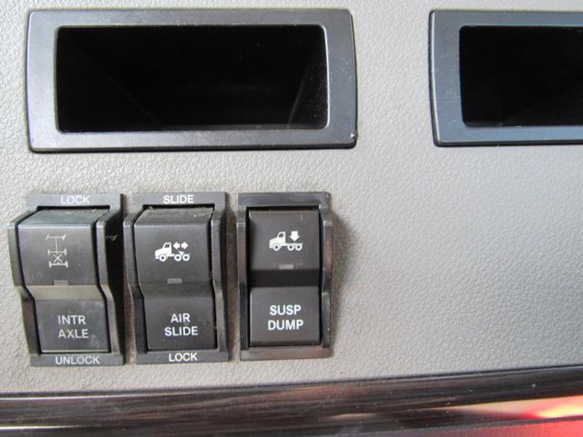Used 2018 Freightliner Cascadia 125