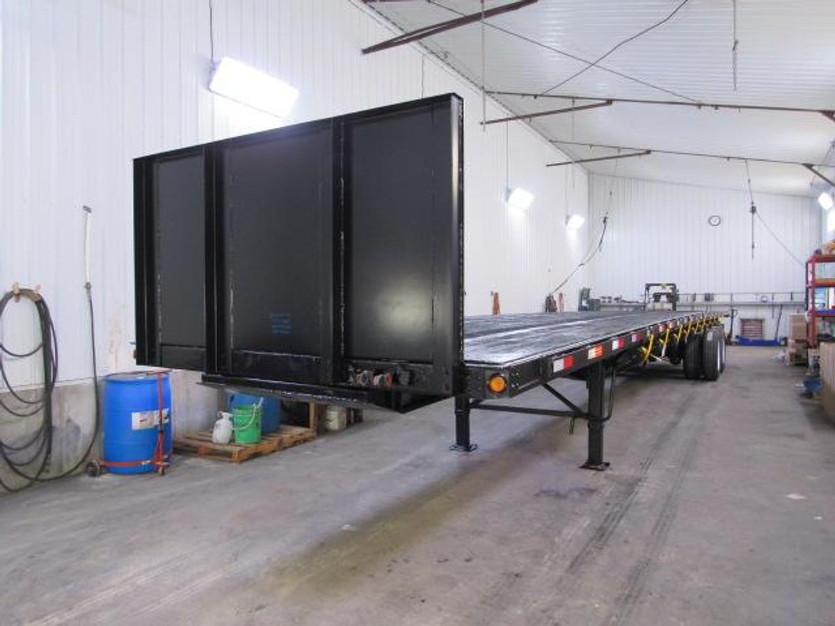 Used 2014 Utility 45' X 102 Princeton/Moffett Trailer