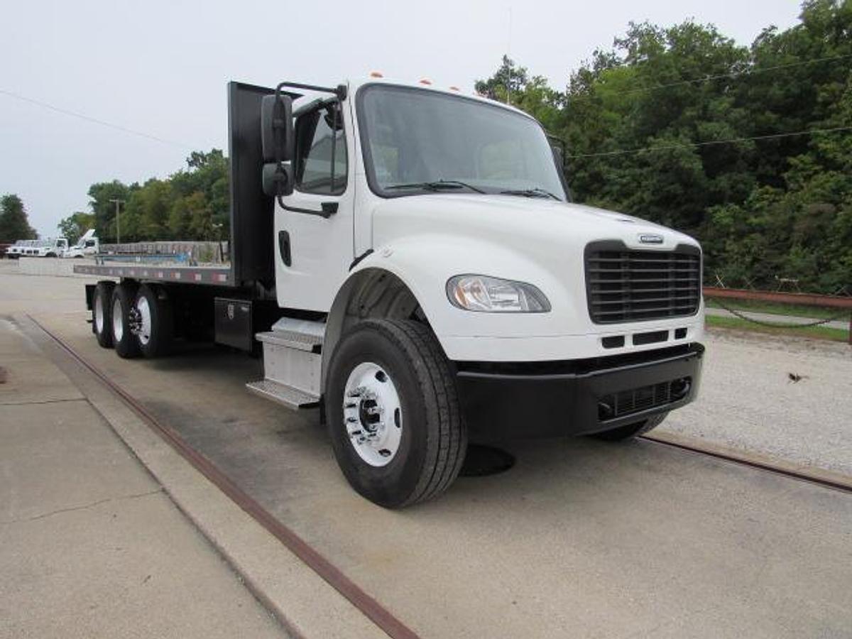 Used 2022 Freightliner M2 106