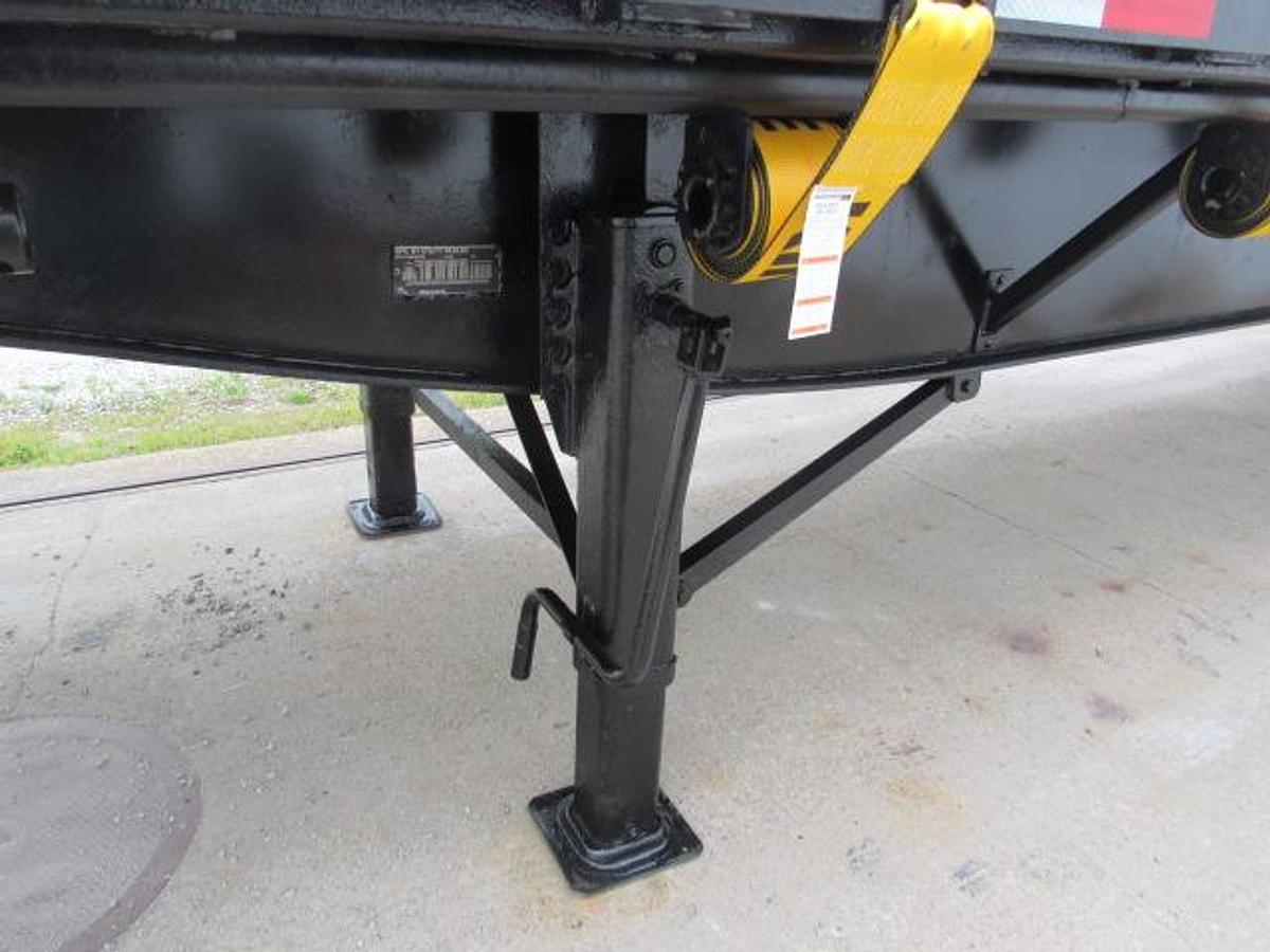 Used 2017 Utility 45' X 102 Princeton/Moffett Trailer