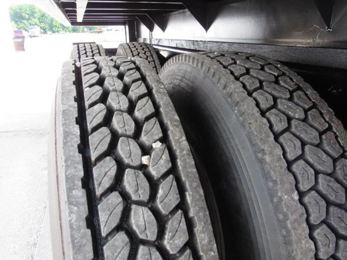 Used 2023 Freightliner M2 106