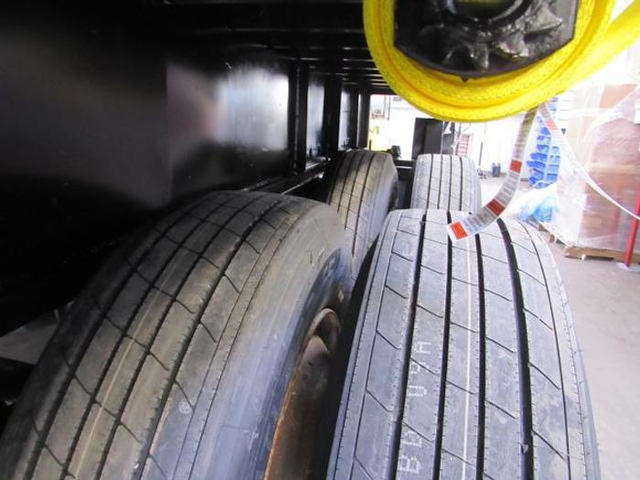 Used 2016 Utility 36' 6" X 102" Princeton/Moffett Trailer