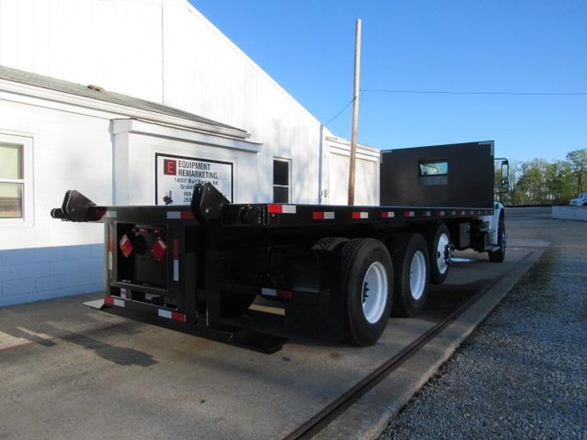 Used 2022 Freightliner M2 106