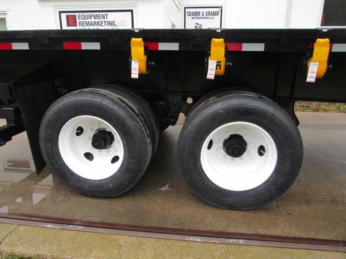 Used 2007 Lufkin 32' X 96" Moffett Trailer