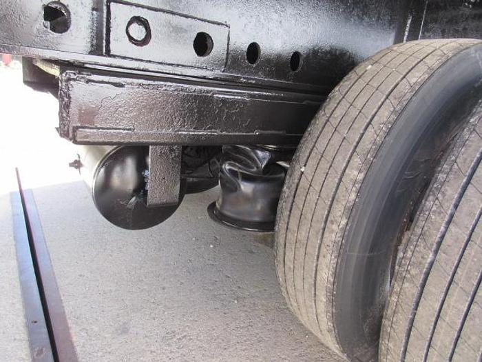 Used 2014 Great Dane Trailers  48' X 102" 3 AXLE Flatbed Moffett Trailer