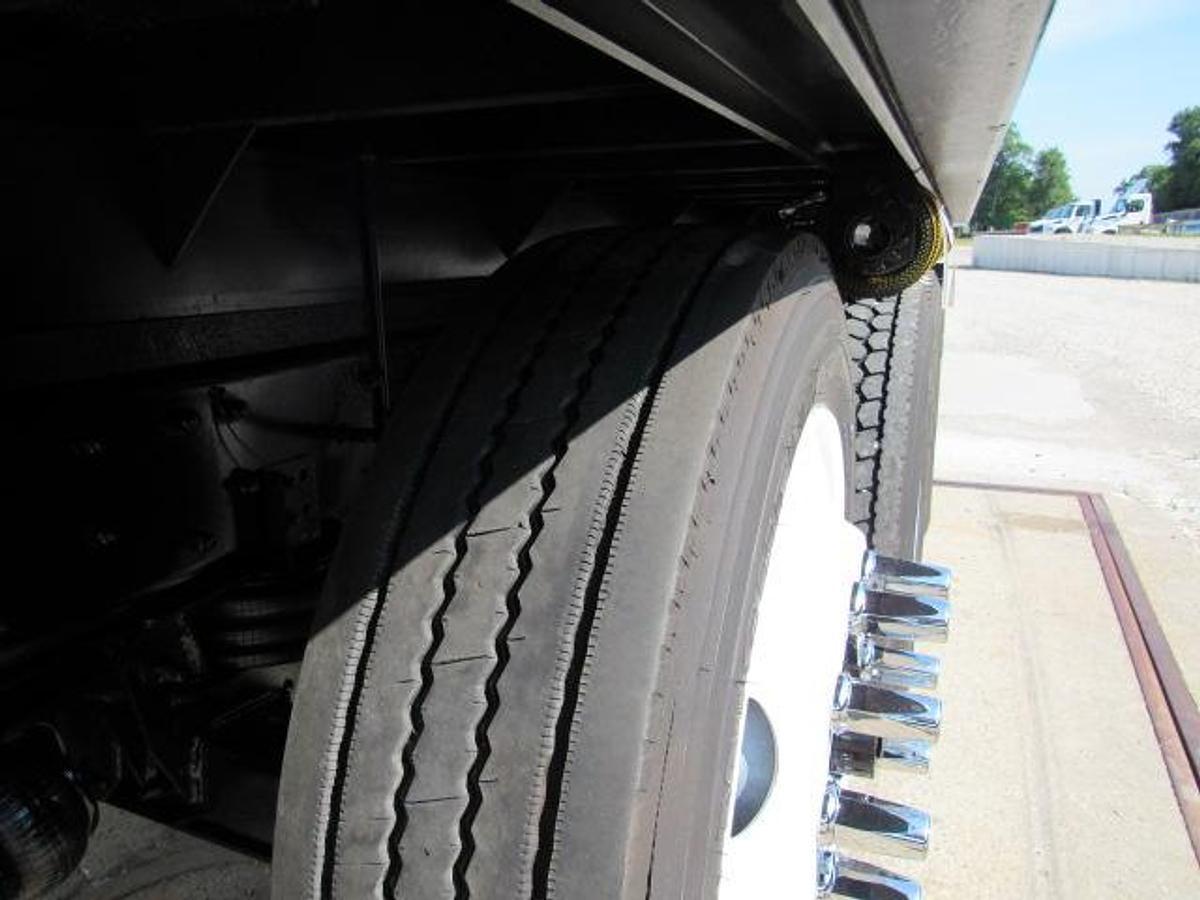 Used 2023 Freightliner M2 106
