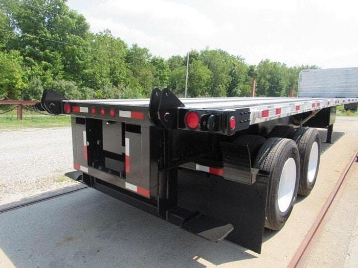 Used 2013 Utility 36' 6" X 102 Alum Combo Princeton/Moffett Trailer
