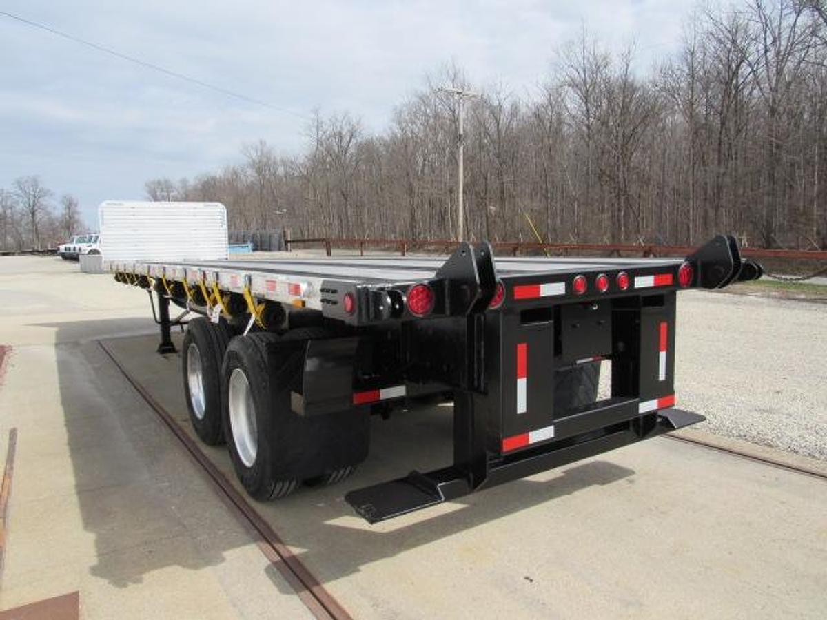 Used 2016 Utility 36' 6" X 102 Alum Combo Princeton/Moffett Trailer