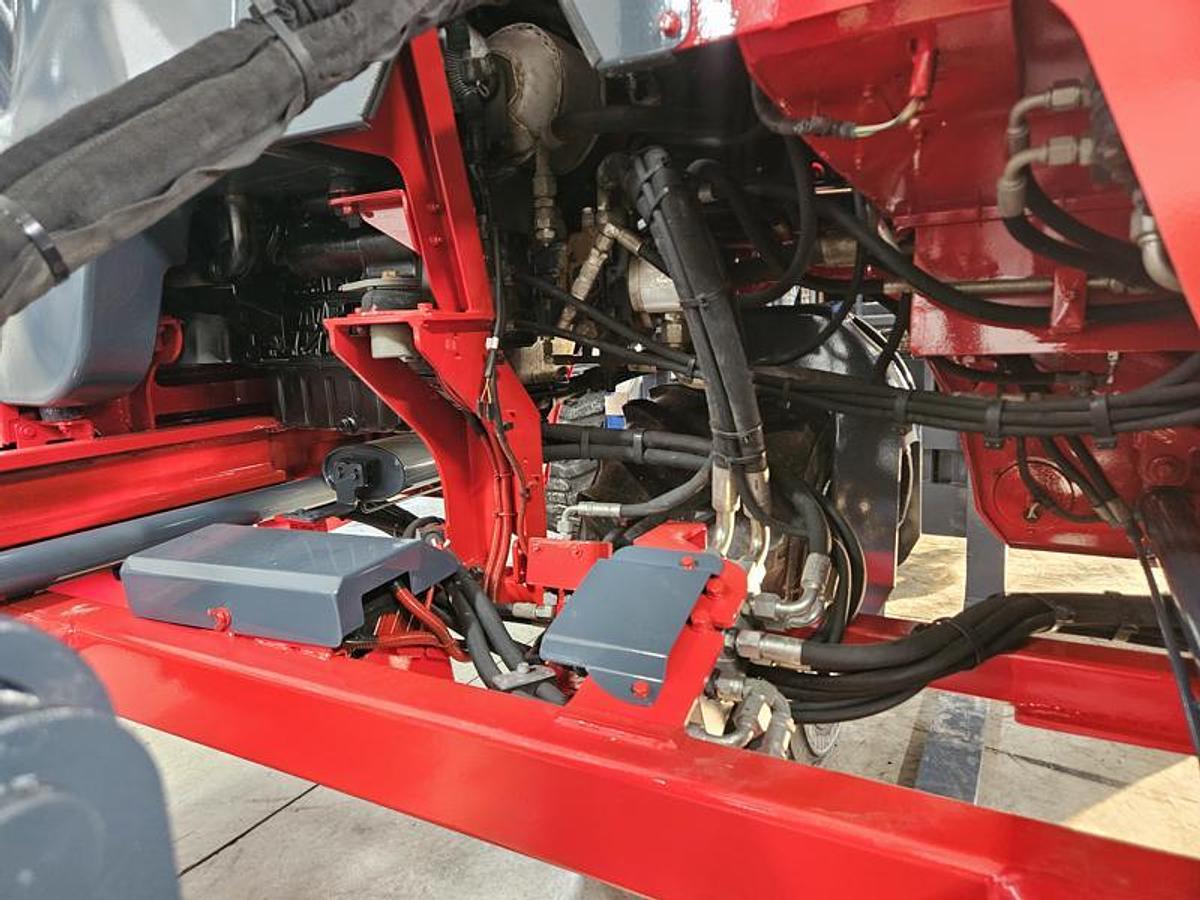 Used 2015 Moffett M8 55.3