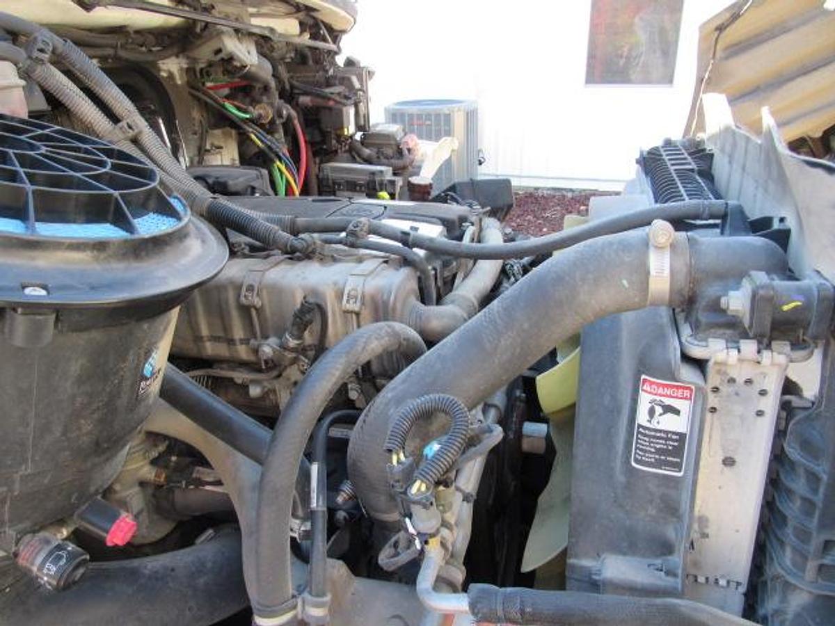 Used 2022 Freightliner M2 106