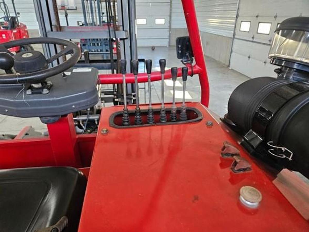 Used 2017 Navigator RT-5500 Truck Mounted Forklift