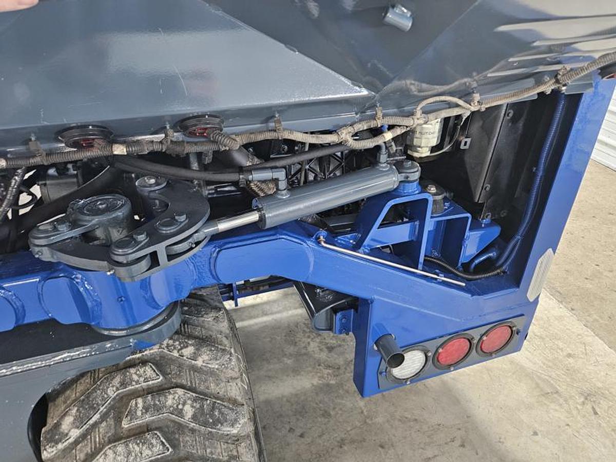 Used 2017 Moffett M8 55.3LP