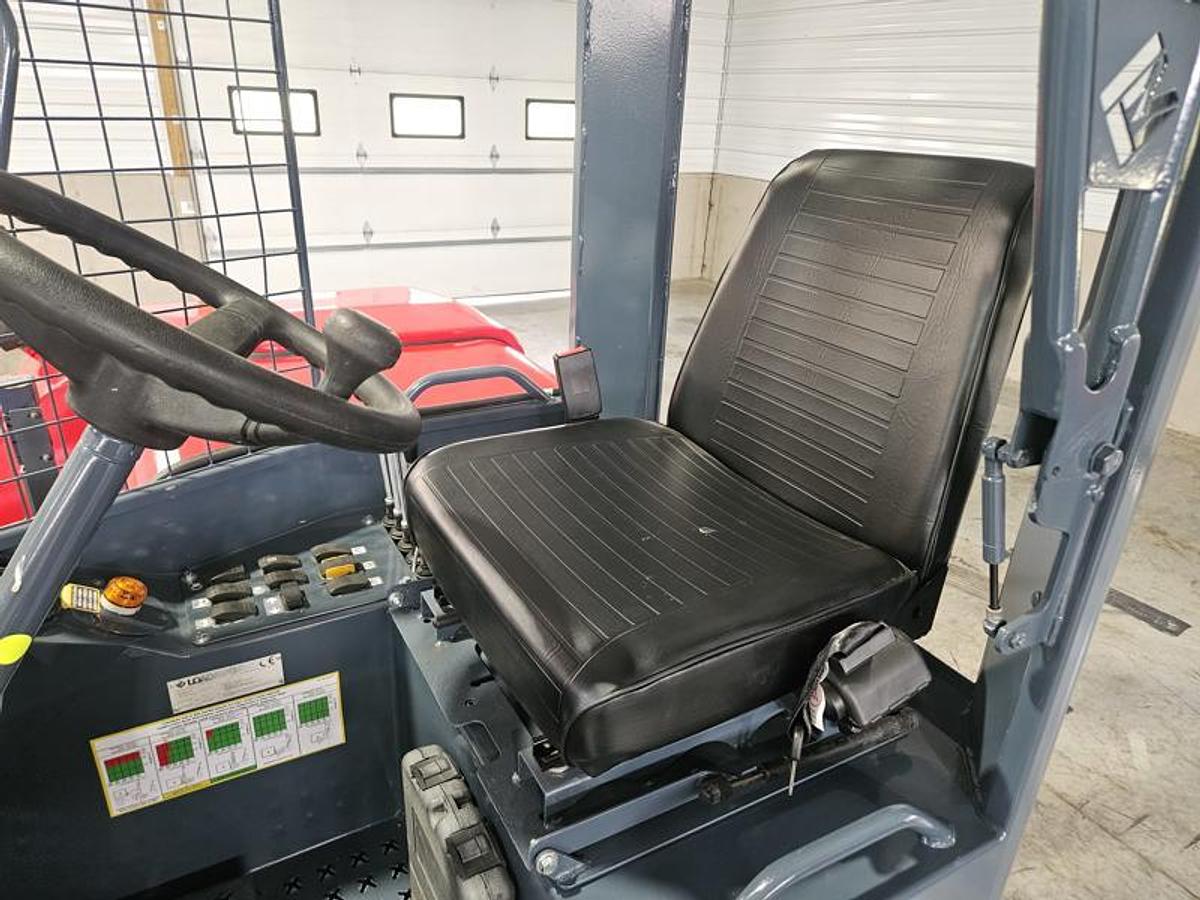 Used 2018 LOADMAC 825.4P 4Way Forklift w/Extended Reach