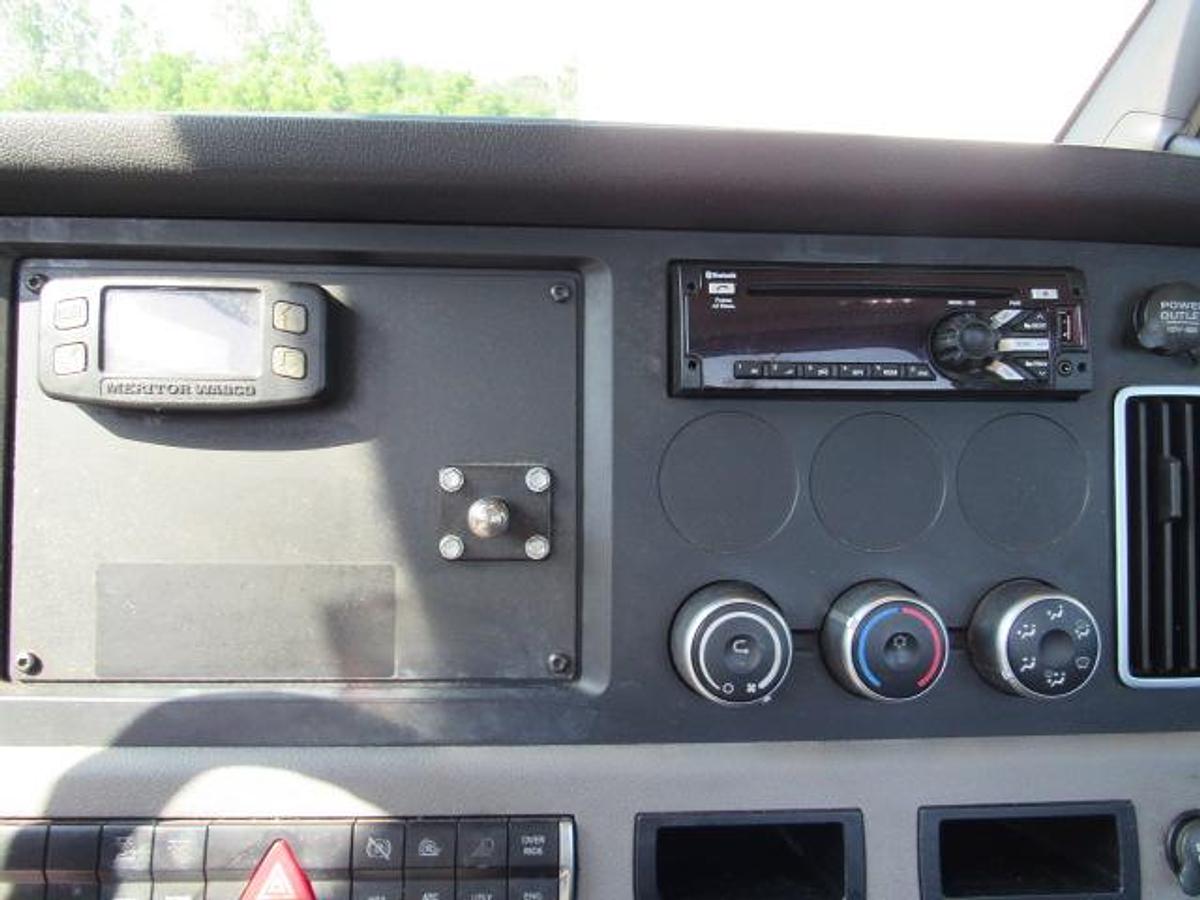 Used 2018 Freightliner Cascadia 125