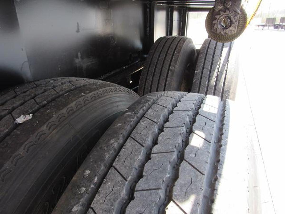 Used 2016 Utility 36' 6" X 102 Alum Combo Princeton/Moffett Trailer