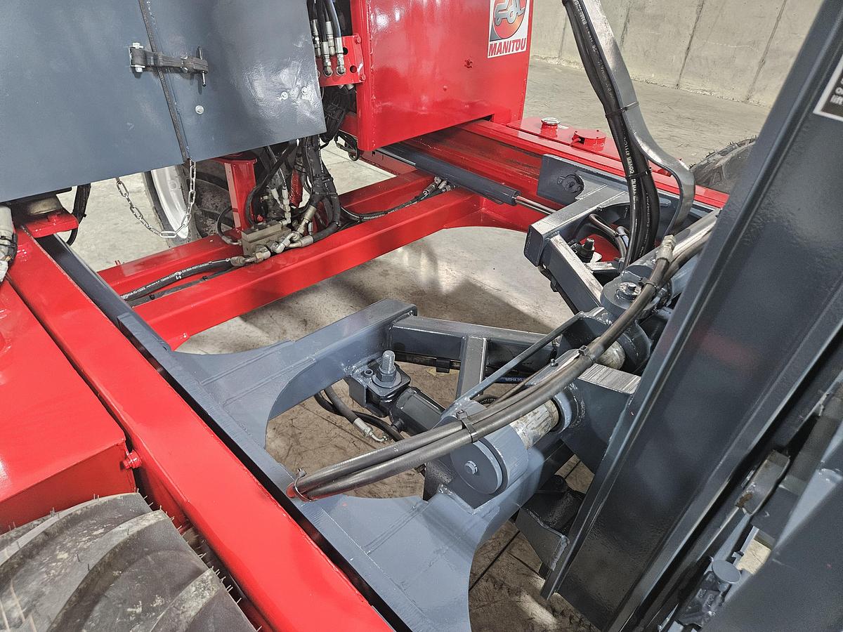 Used 2009 Manitou TMV55HT Telescopic Boom 10' Lift Height