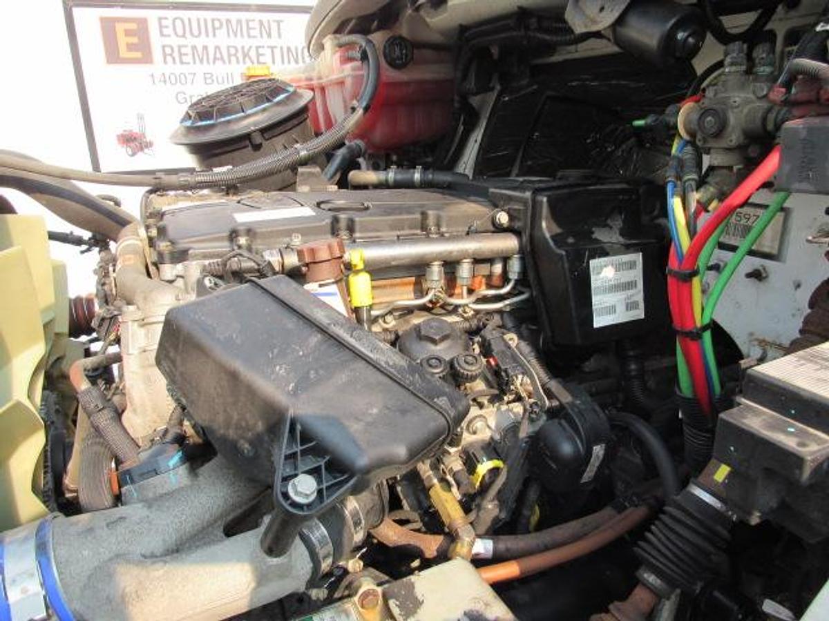 Used 2022 Freightliner M2 106