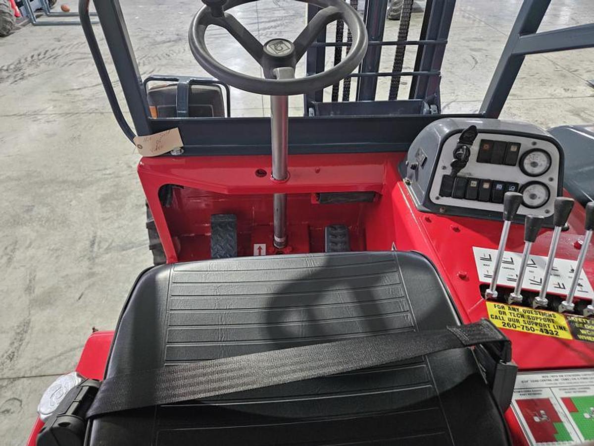 Used 2012 Moffett M70